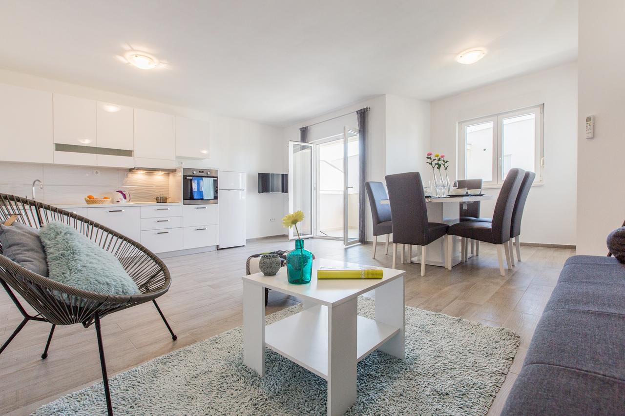 Maiv Residence - Family & Designer Suites Rogoznica  Buitenkant foto